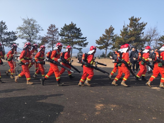 1731467951359270.jpg 磬锤峰景区开展2024冬季森林防灭火演练287.jpg